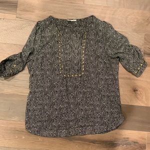 Blouse- 3/4 sleeve, v neck, black and white with gold